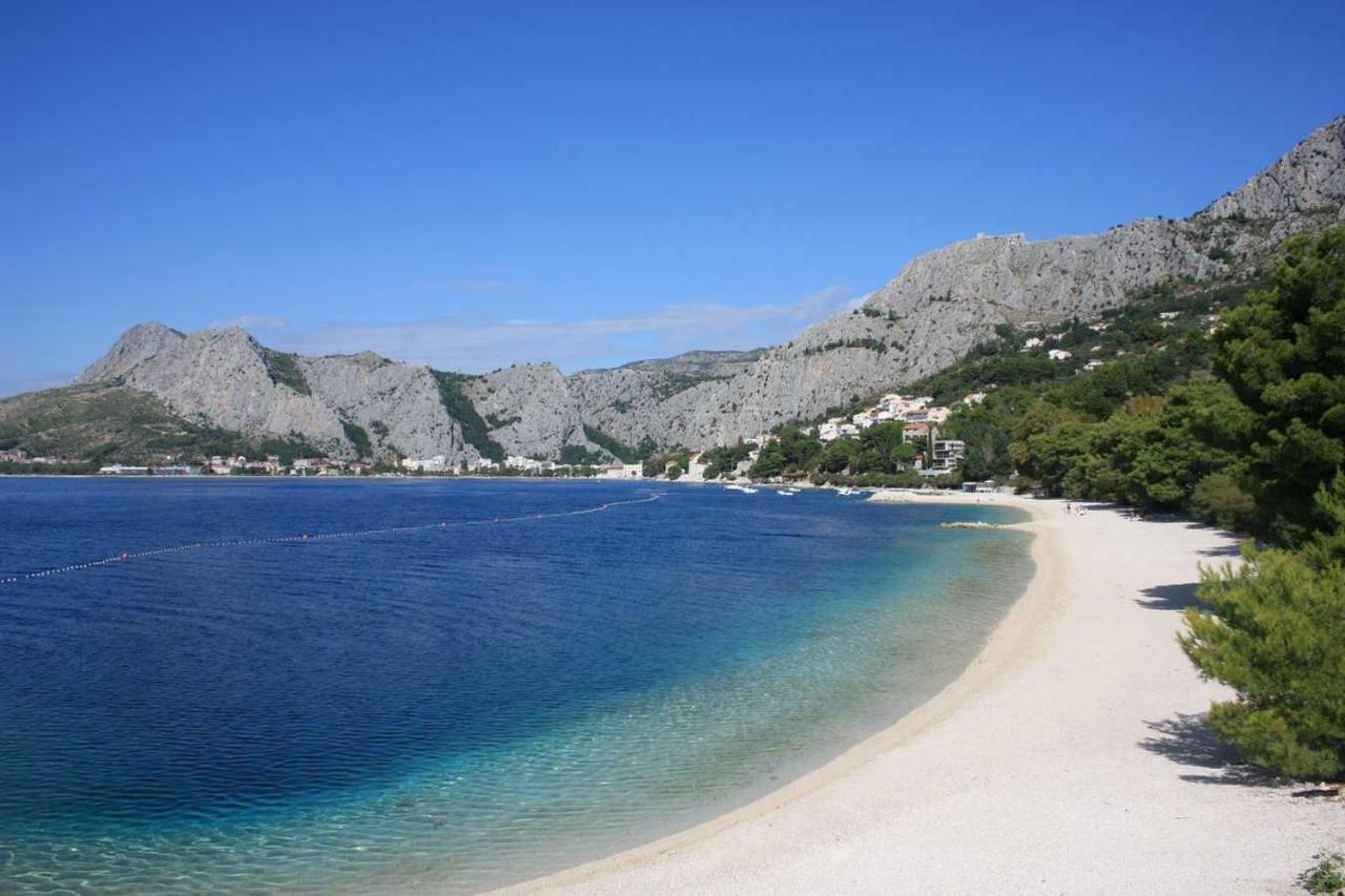 Отель Tourist Settlement Brzet Омиш Экстерьер фото